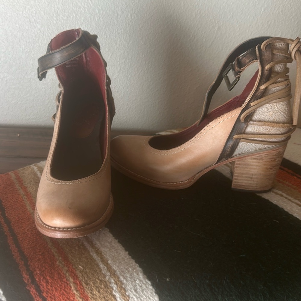 Freebird heels like new